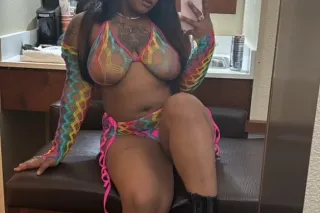 🌹 AVAILABLE NOW 🔥 NEW IN TOWN 4'11 Sexy Woman 😜😻 - Image 4